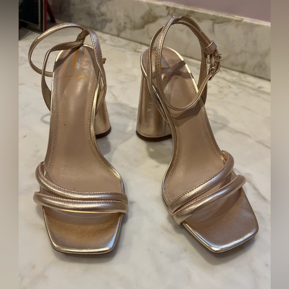 kate spade Shoes - Kate Spade New York sparkle metallic pumps - size 7B